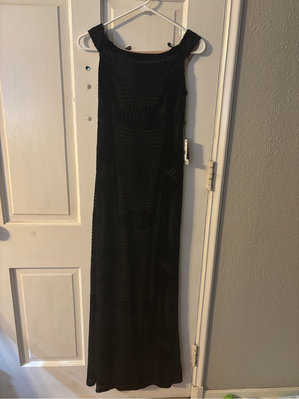 The Adrianna Papell Black Off Shoulder Burnout Velvet Geometric Maxi Dress Size